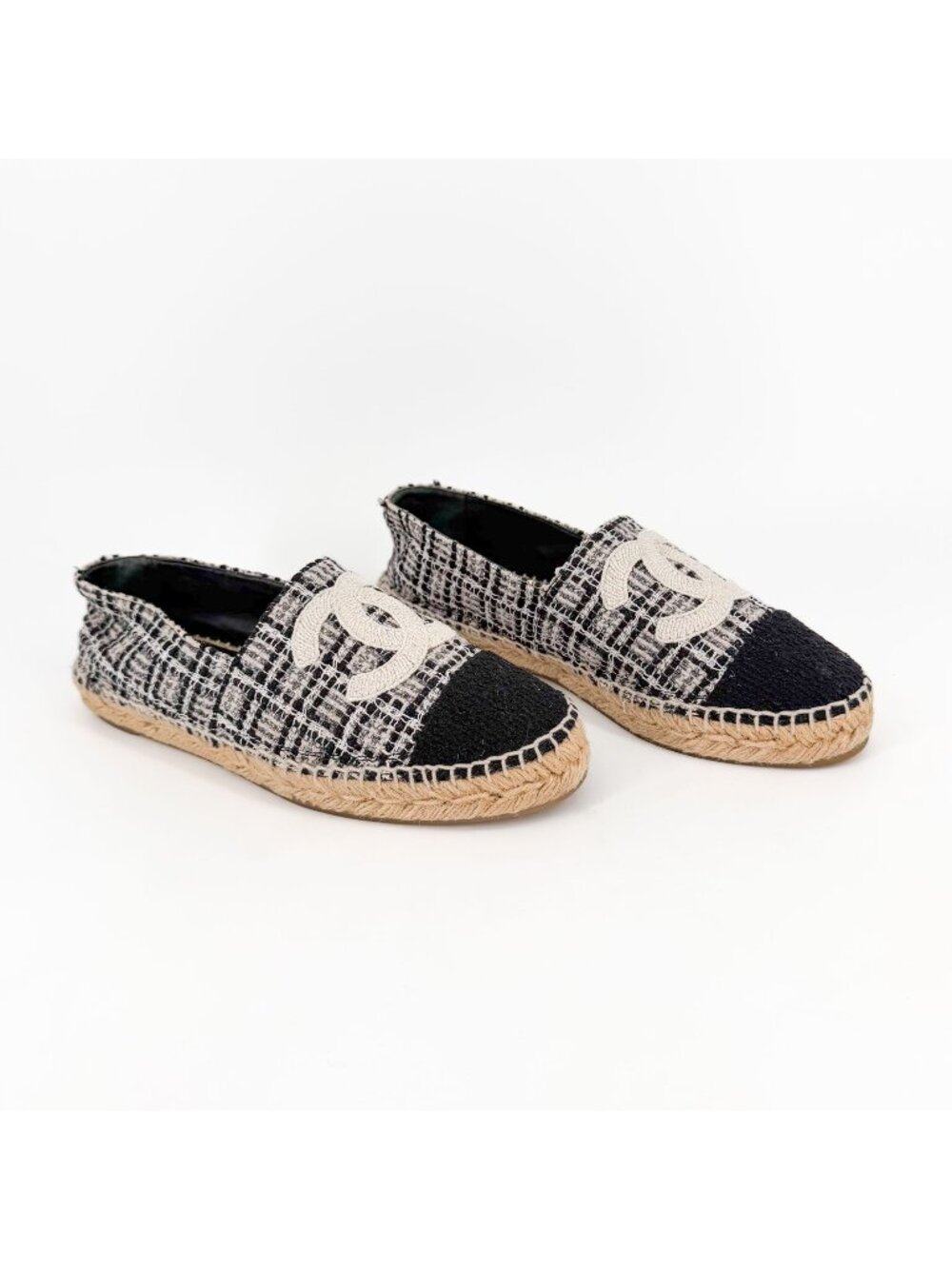 Chanel CC Cap Toe Tweed Espadrille Flats Black White Size 40 US 9–9.5 Women's